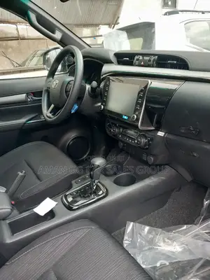 New Toyota Hilux 2024 White