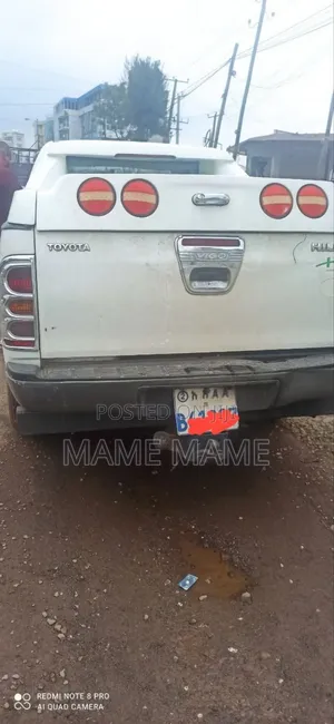 Toyota Hilux 2010 White