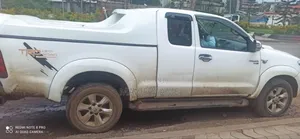 Photo - Toyota Hilux 2010 White