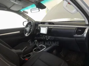 Toyota Hilux 2010 White