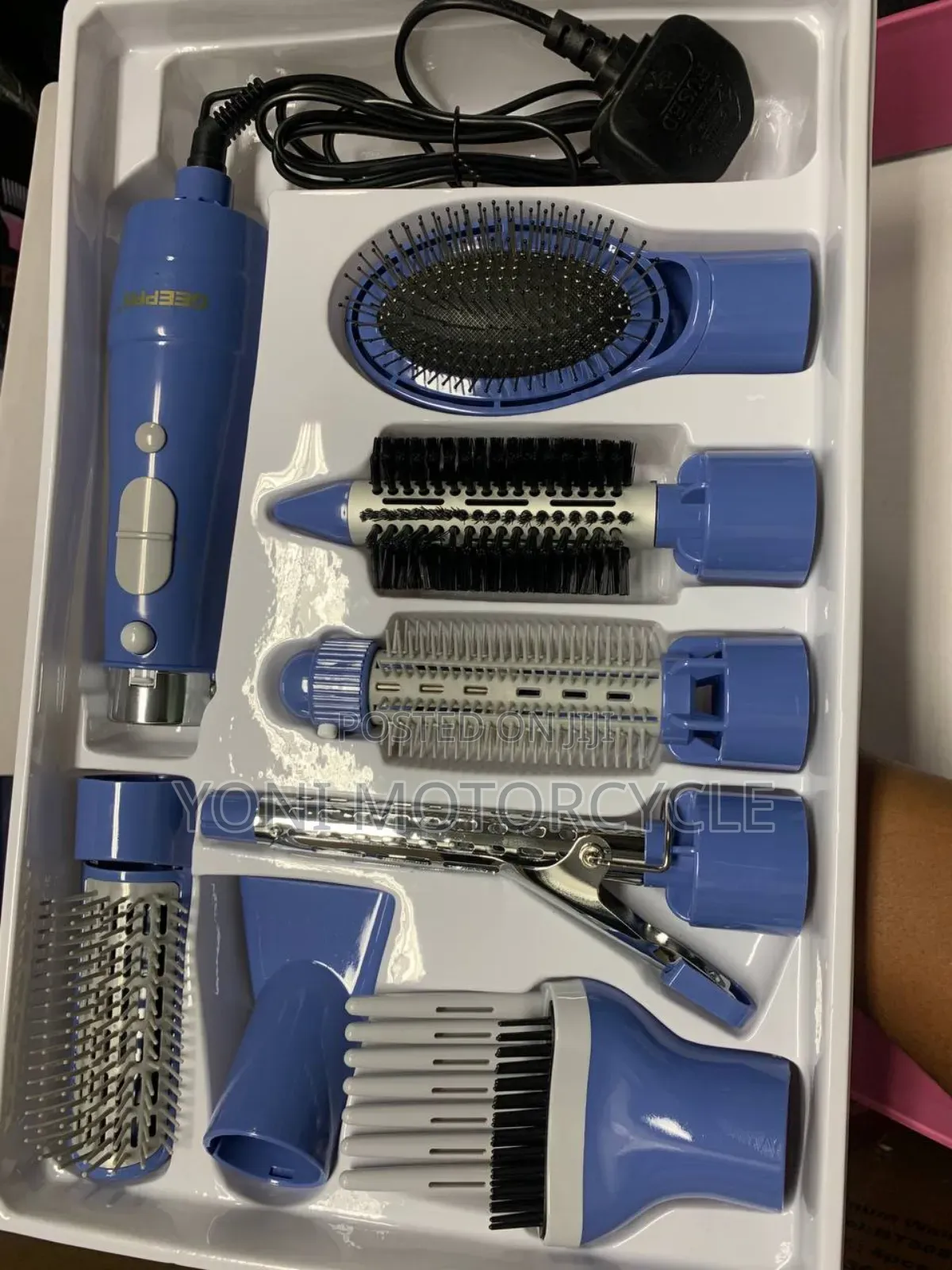 Geepas 8 in 1 Hair Styler ጂፖስ 8 በ 1 የፀጉር መስሪያ 
