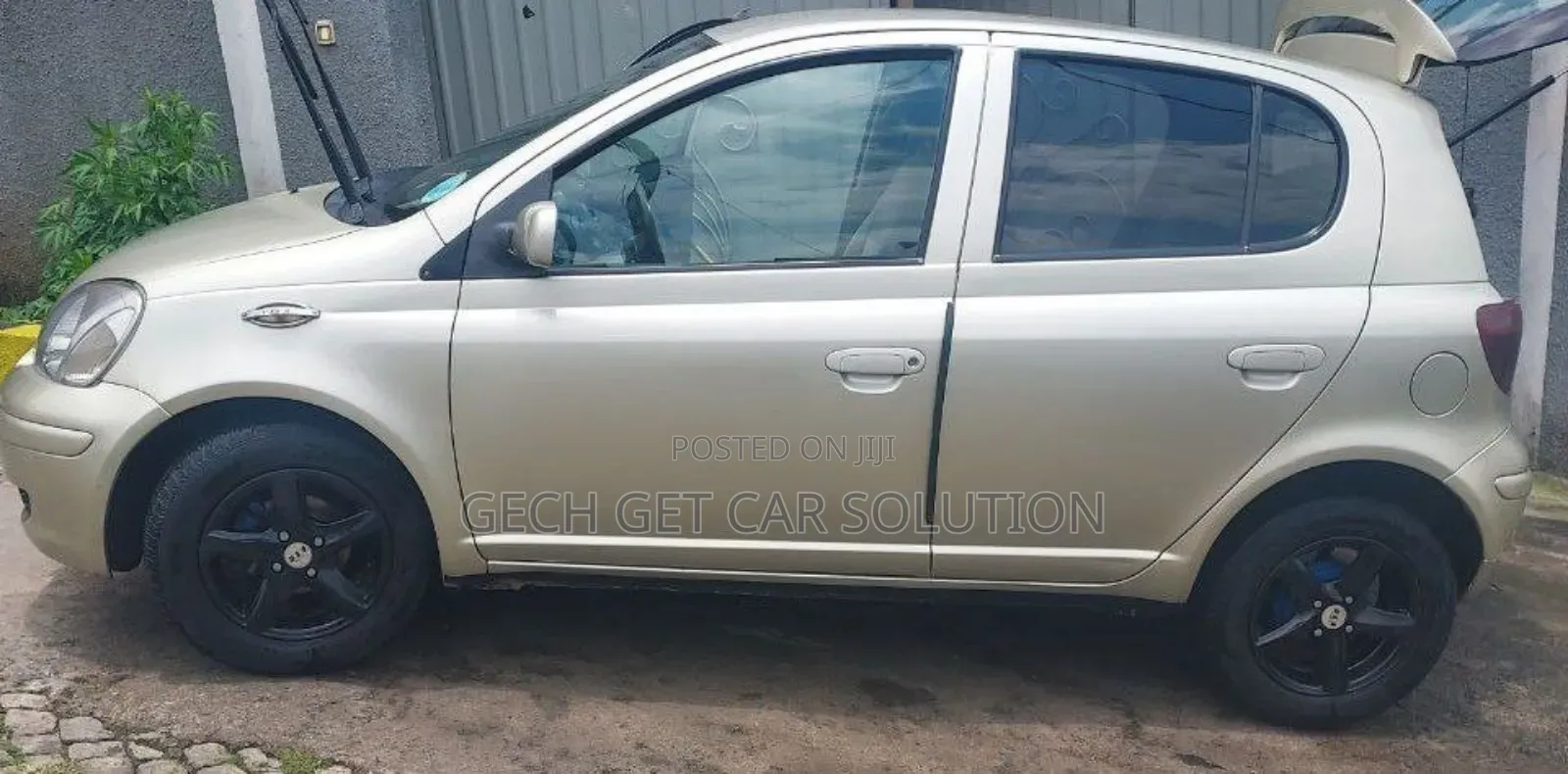 Toyota Vitz 2002 Gold