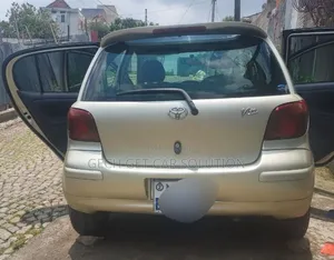 Toyota Vitz 2002 Gold