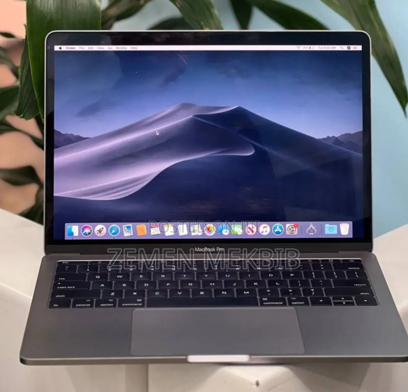 New Laptop Apple MacBook 2017 8GB Intel Core I5 SSD 256GB