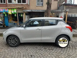 Suzuki Swift 2022 Silver