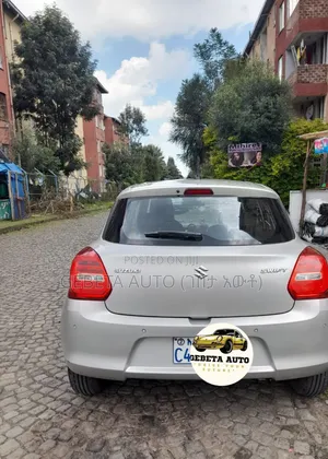 Suzuki Swift 2022 Silver