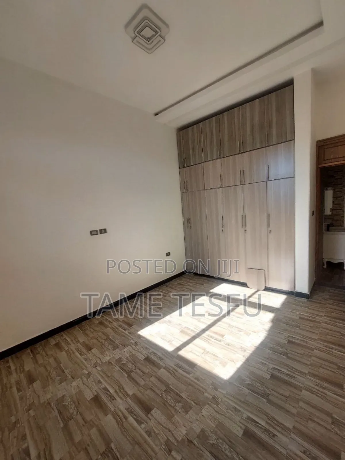 Furnished 3bdrm Villa in Summmit, Bole for sale