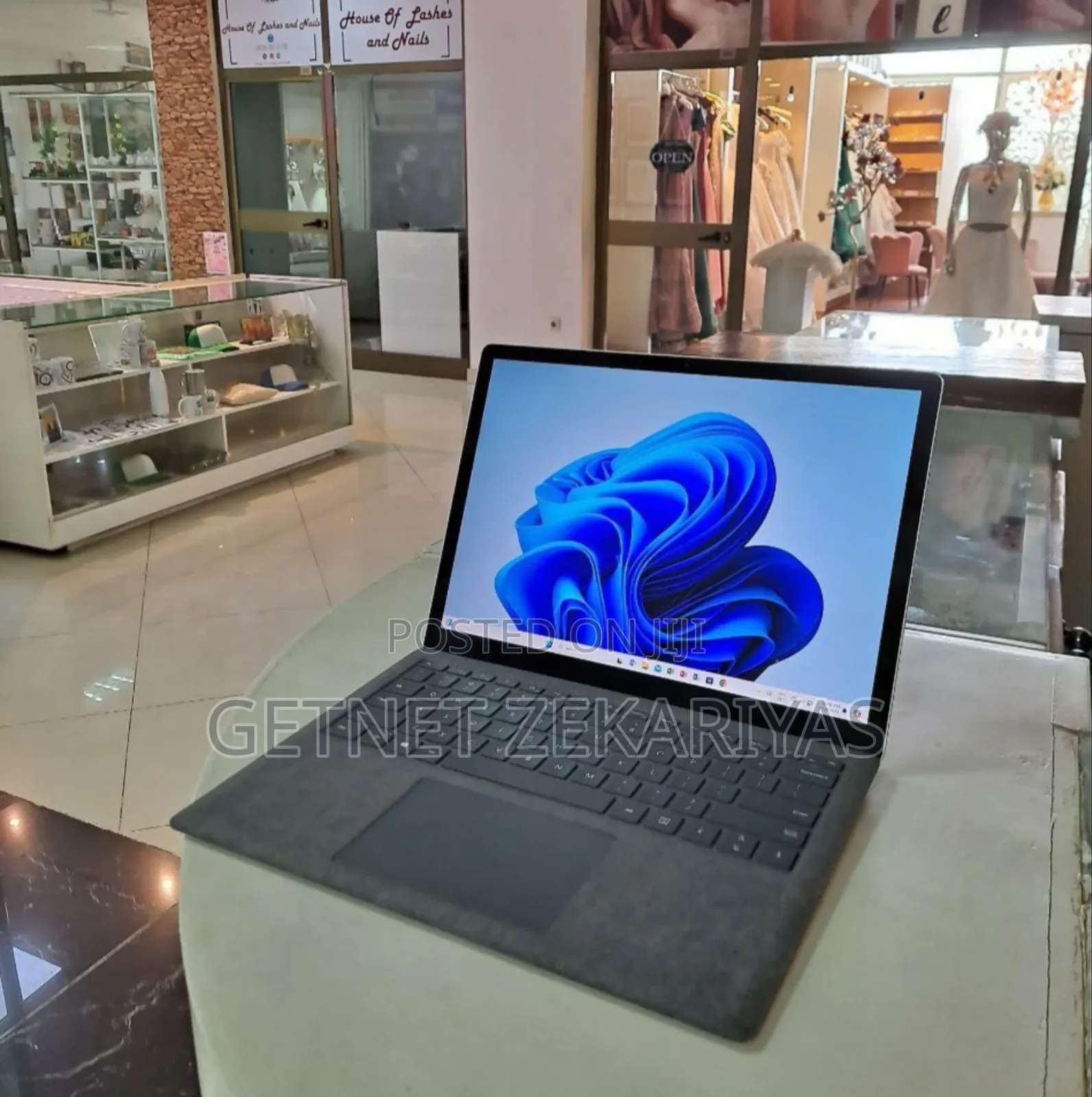 New Laptop Microsoft Surface 16GB Intel Core I7 SSD 256GB