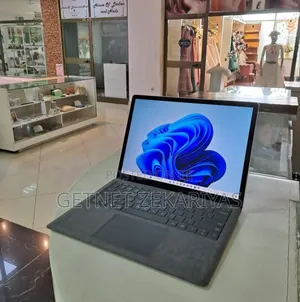 New Laptop Microsoft Surface 16GB Intel Core I7 SSD 256GB