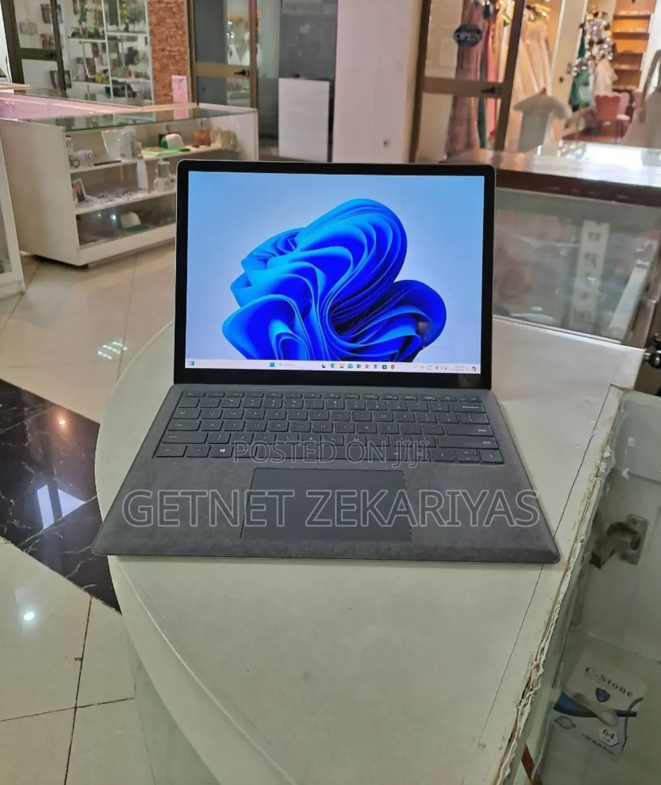 New Laptop Microsoft Surface 16GB Intel Core I7 SSD 256GB