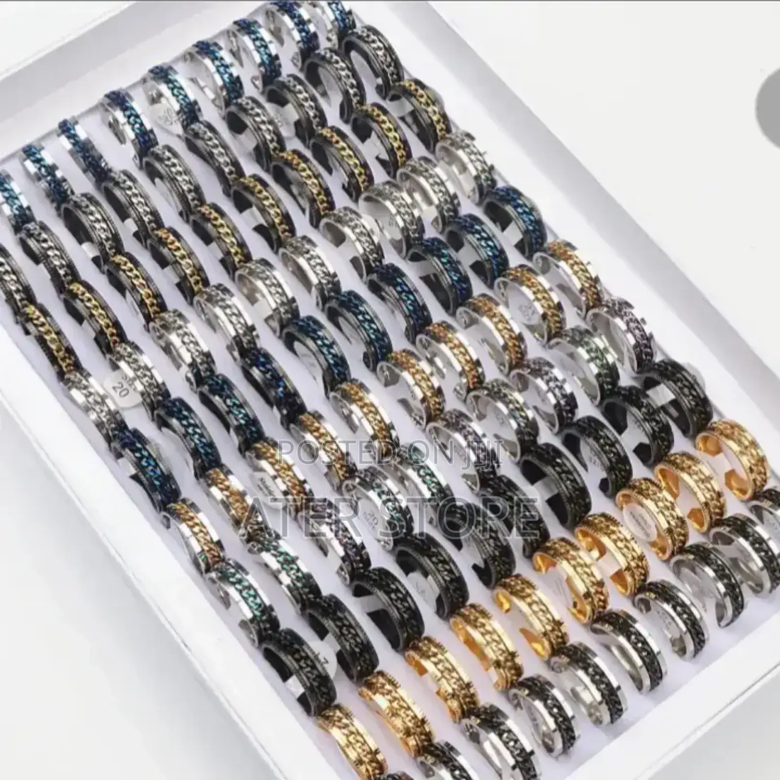 Rings With Rotatable Chains
