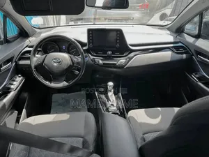 Toyota C-HR 2020 Red