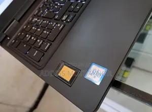 Photo - New Laptop Dell Latitude 5310 8GB Intel Core I7 SSD 512GB