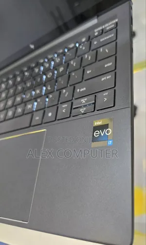 New Laptop HP Dragonfly Folio 16GB Intel Core I7 SSD 512GB