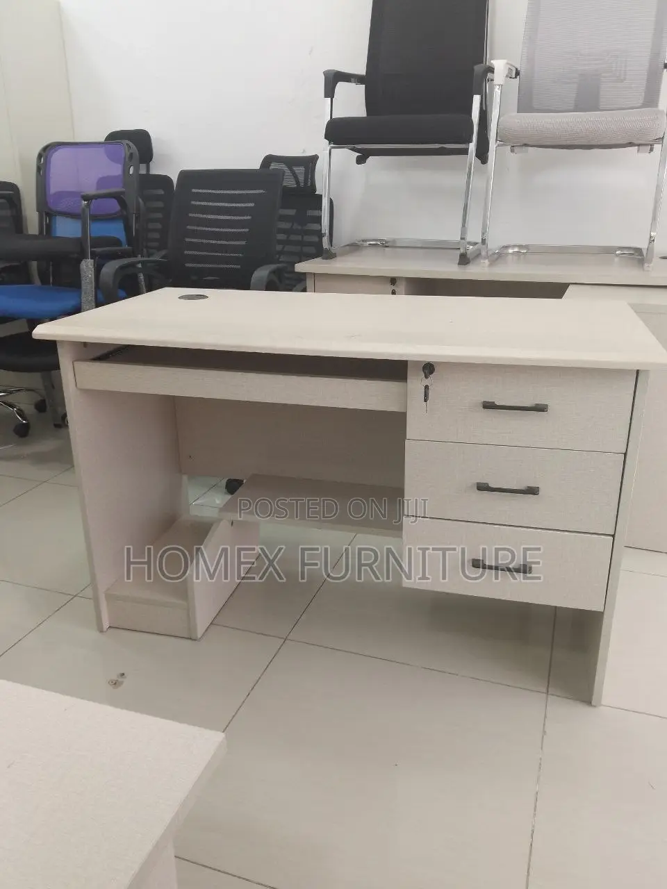 Office Furniture Table | Desk የ ቢሮ ፈርኒቸር ጠረጴዛ