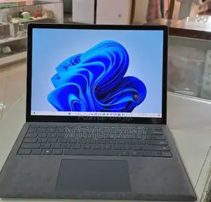 New Laptop Microsoft Surface 16GB Intel Core I7 SSD 256GB