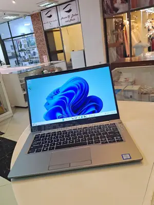 Photo - New Laptop Dell Latitude 5310 16GB Intel Core I7 SSD 512GB