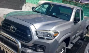 Photo - Toyota Tacoma 2020 Silver