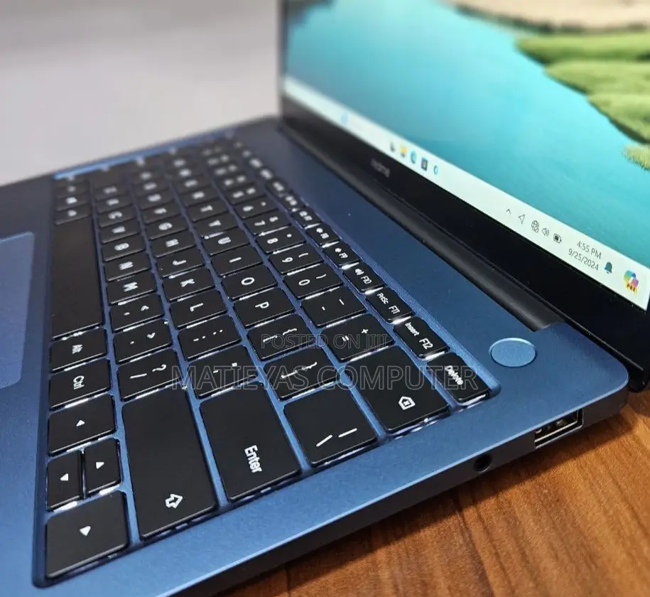 New Laptop 8GB Intel Core I5 SSD 512GB