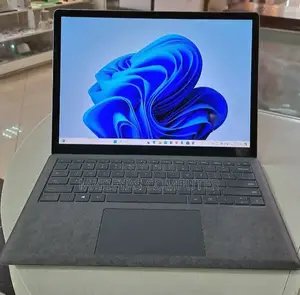 New Laptop Microsoft Surface 16GB Intel Core I7 SSD 256GB