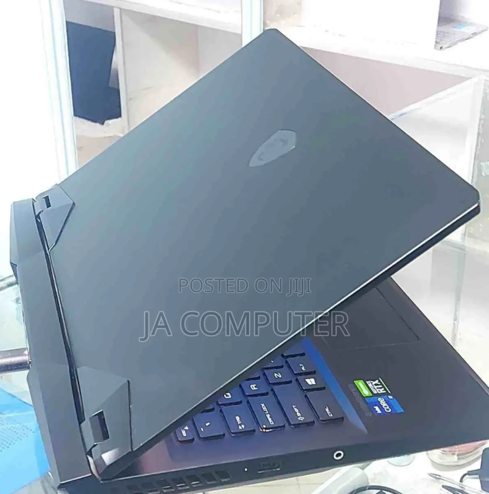 New Laptop MSI Raider GE76 12UGS 16GB Intel Core I7 SSD 1T