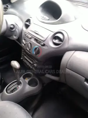 Toyota Vitz 2001 Silver