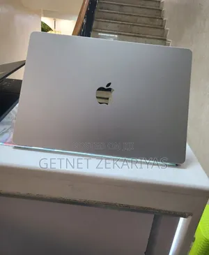 New Laptop Apple MacBook Air 2022 M2 8GB Apple M2 SSD 256GB