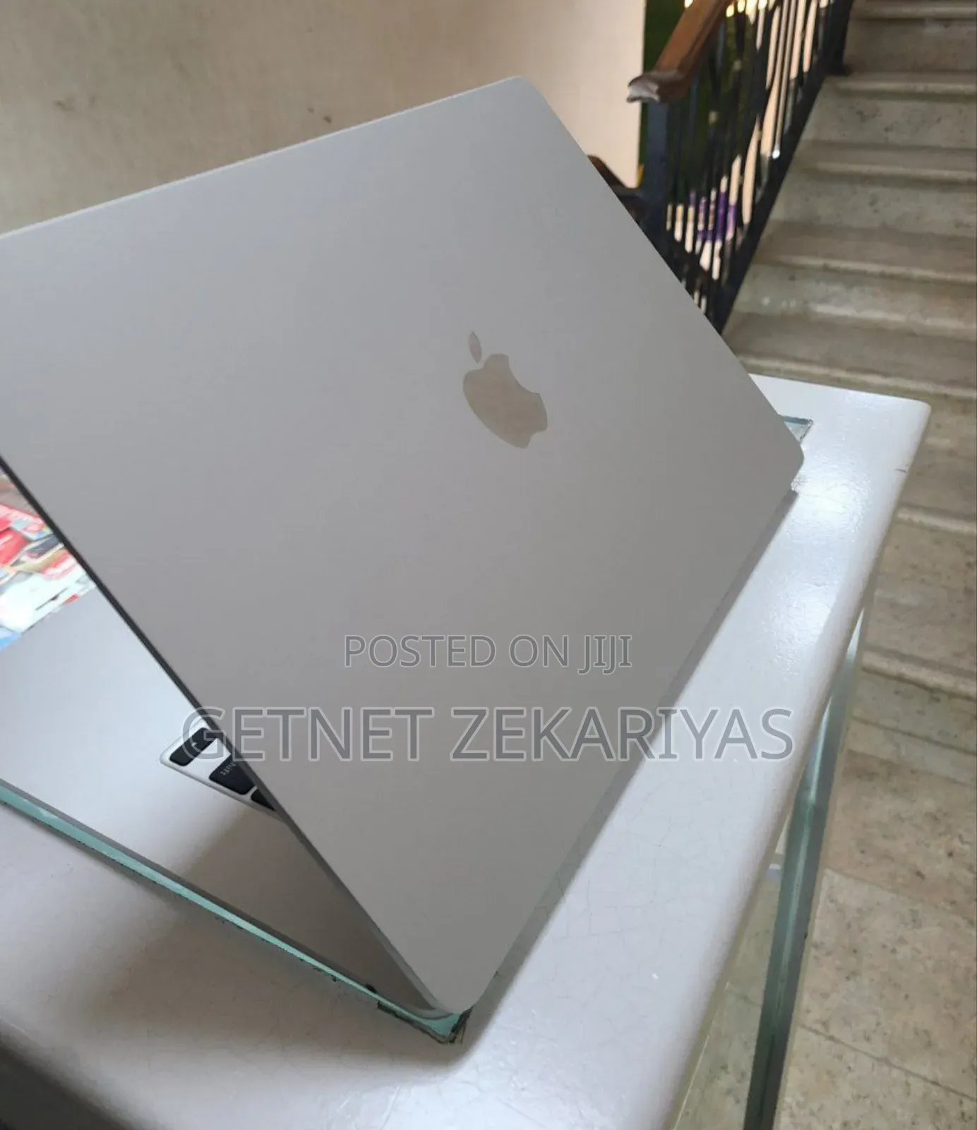 New Laptop Apple MacBook Air 2022 M2 8GB Apple M2 SSD 256GB