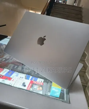 New Laptop Apple MacBook Air 2022 M2 8GB Apple M2 SSD 256GB
