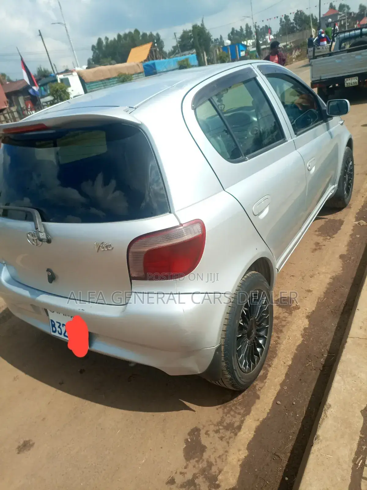 Toyota Vitz 2001 Silver