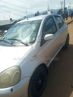 Toyota Vitz 2001 Silver