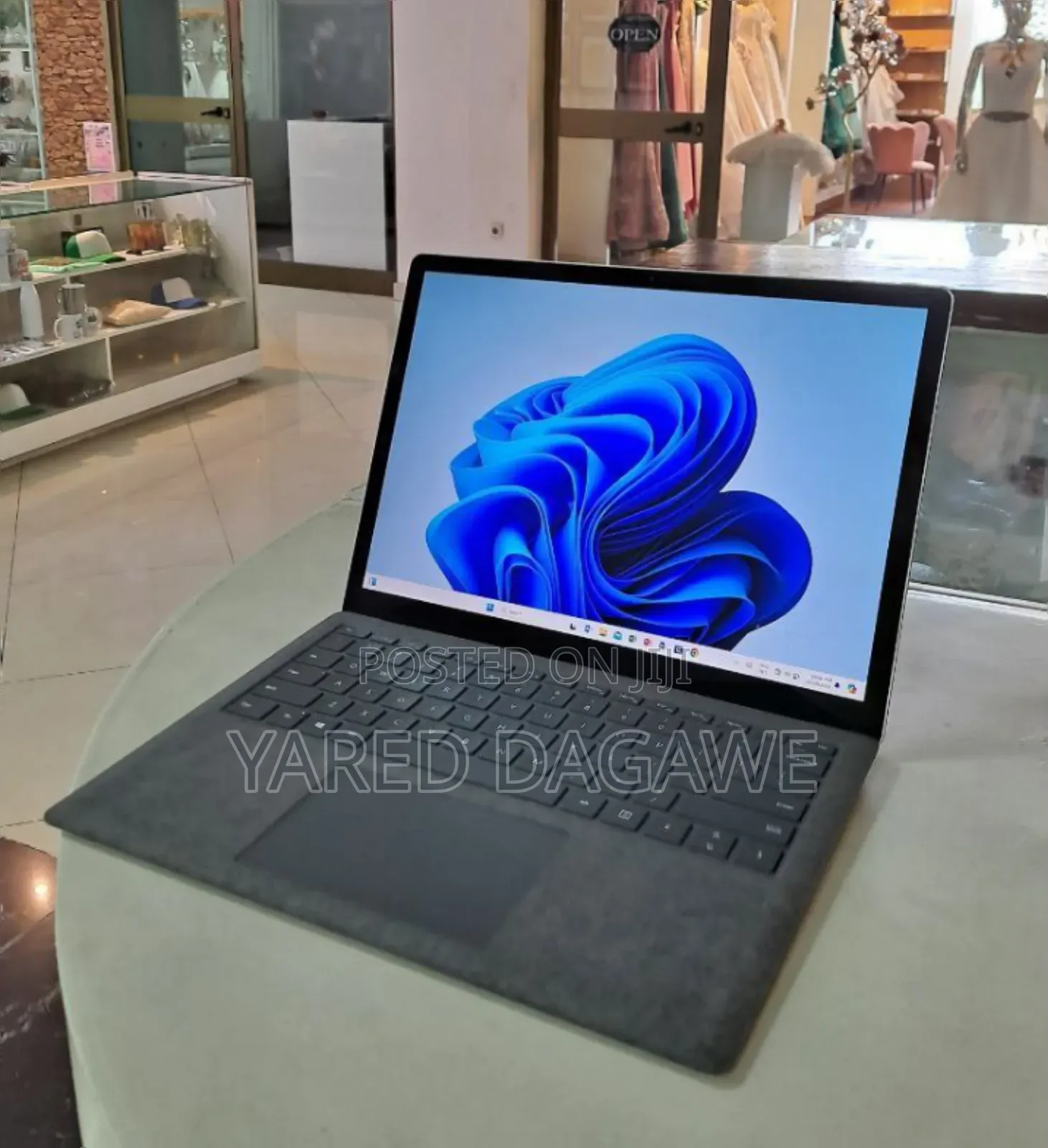 New Laptop Microsoft Surface 16GB Intel Core I7 SSD 256GB