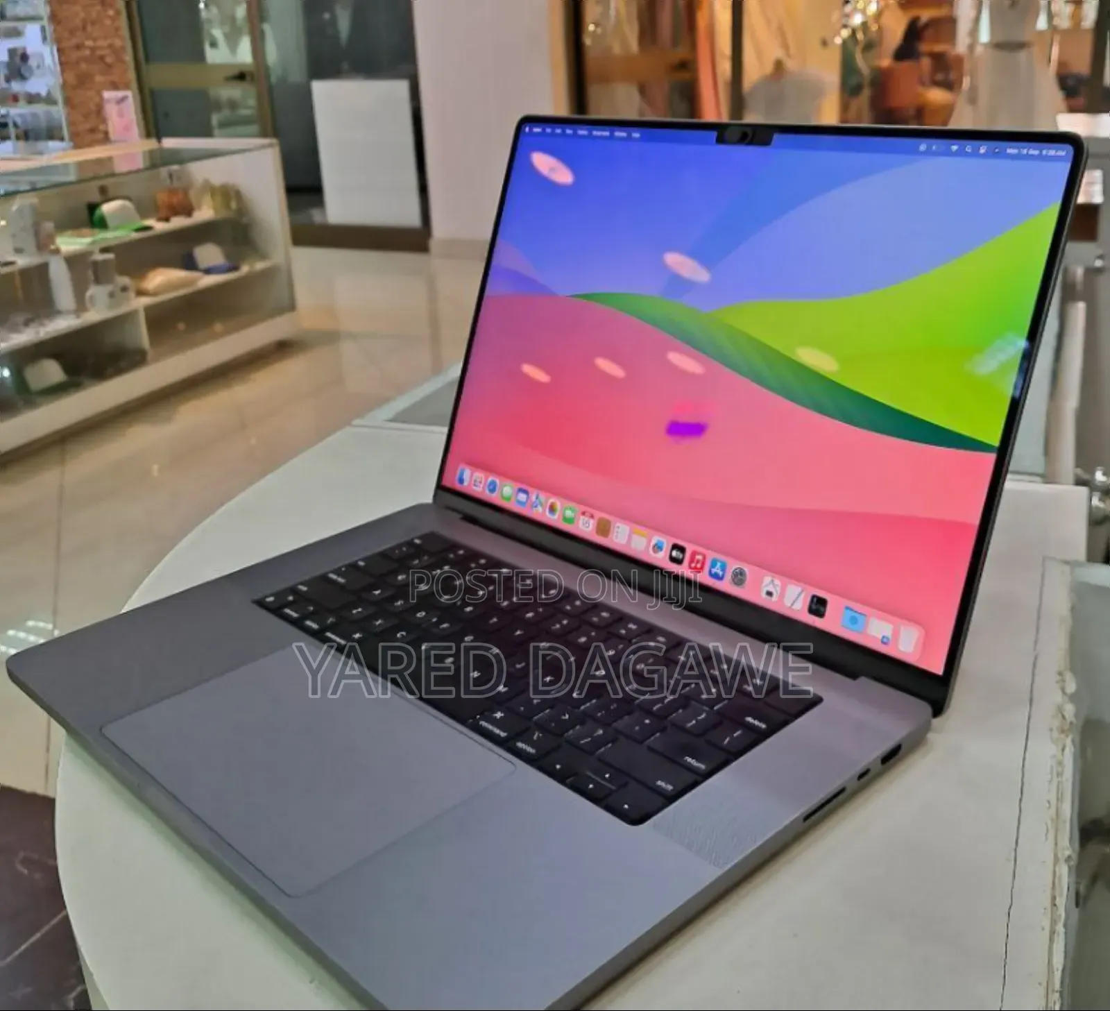 New Laptop Apple MacBook Pro 2022 M2 32GB Apple M2 SSD 512GB