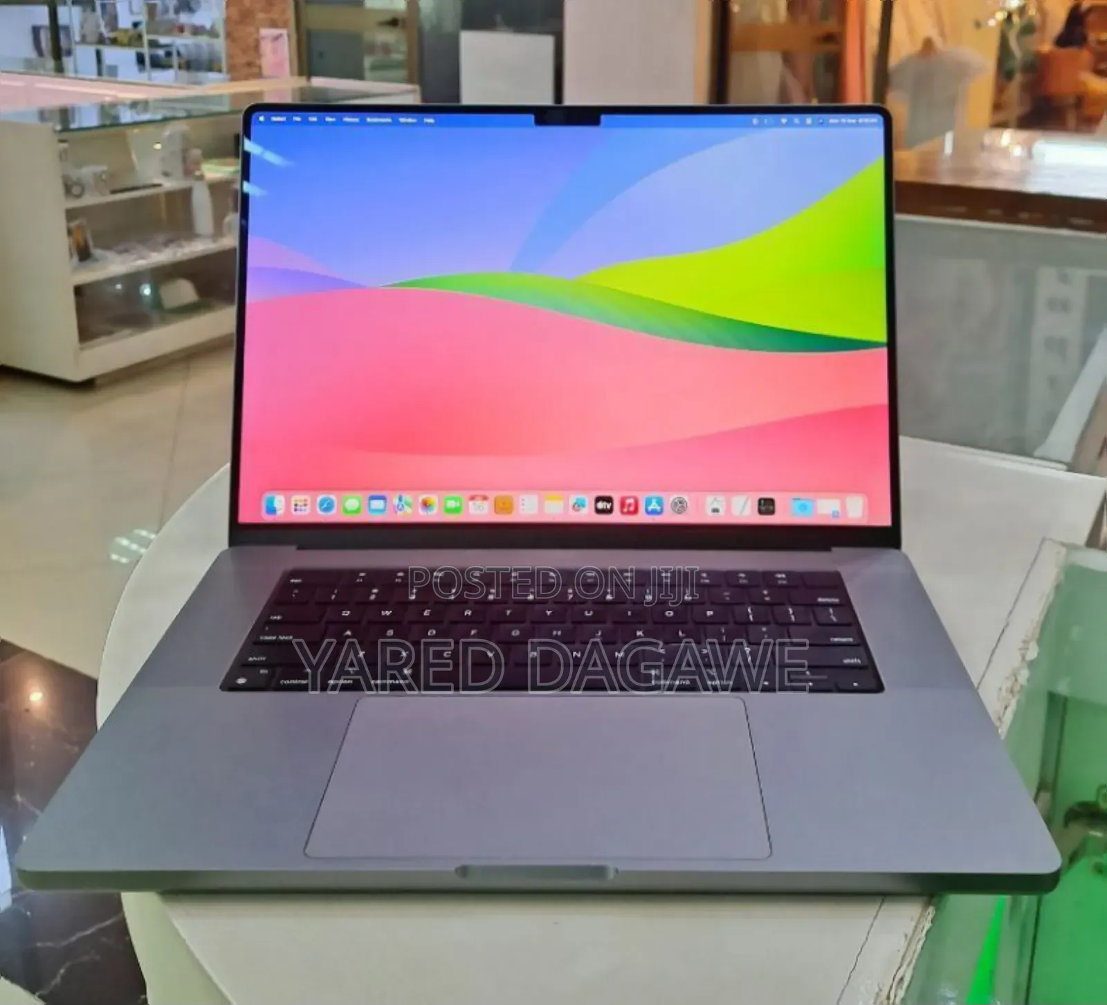 New Laptop Apple MacBook Pro 2022 M2 32GB Apple M2 SSD 512GB