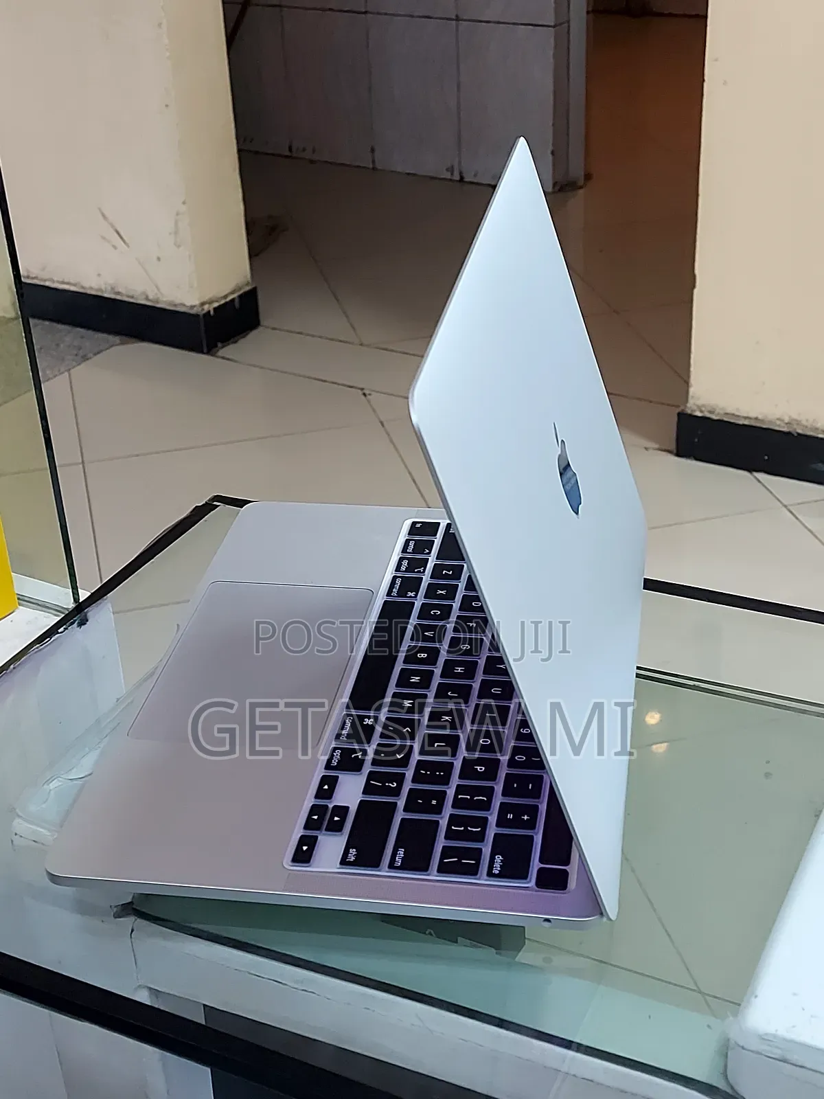 New Laptop Apple MacBook Pro 2023 M2 8GB Apple M2 SSD 512GB