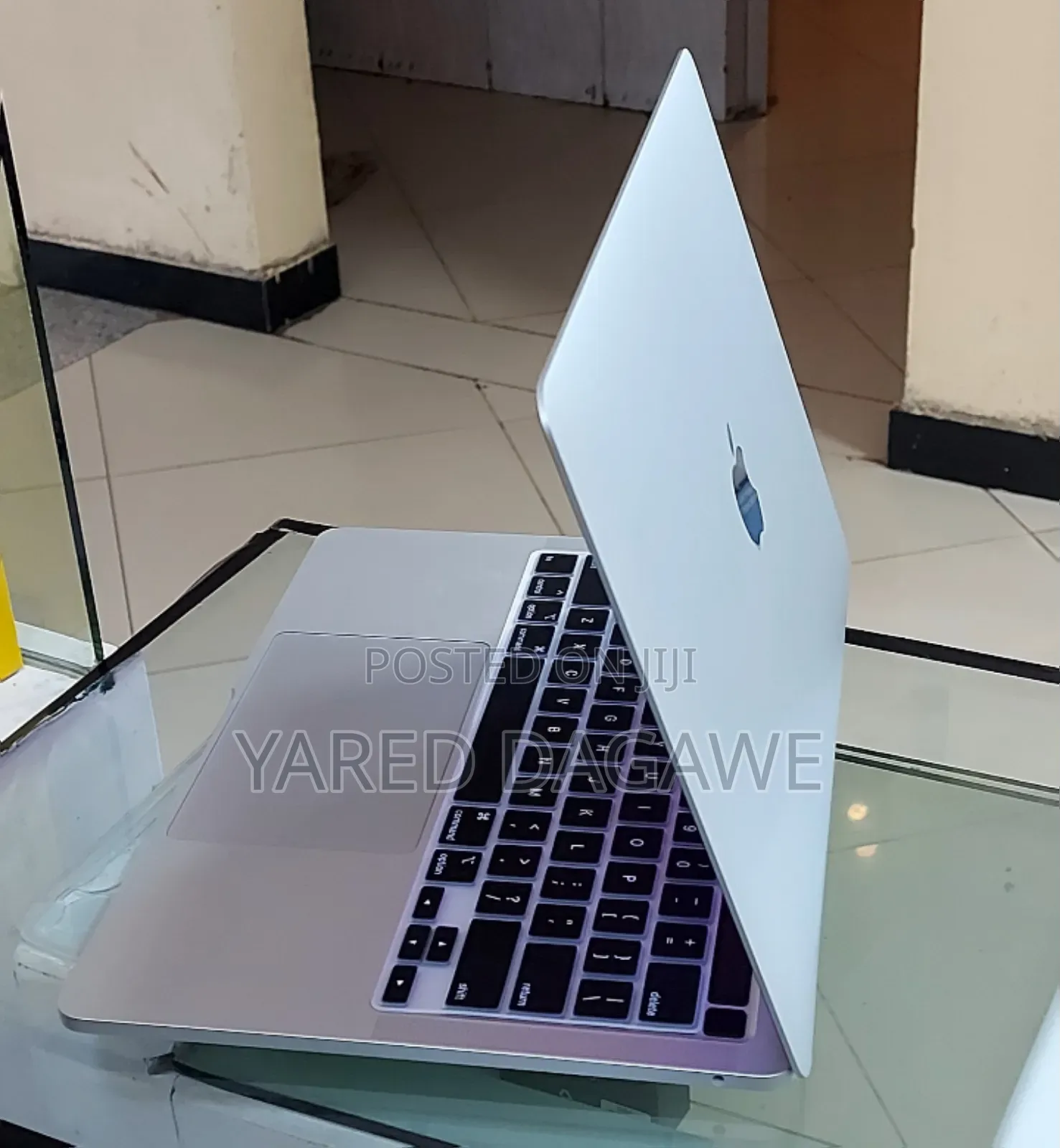 New Laptop Apple MacBook Pro 2022 M2 8GB Apple M2 SSD 512GB
