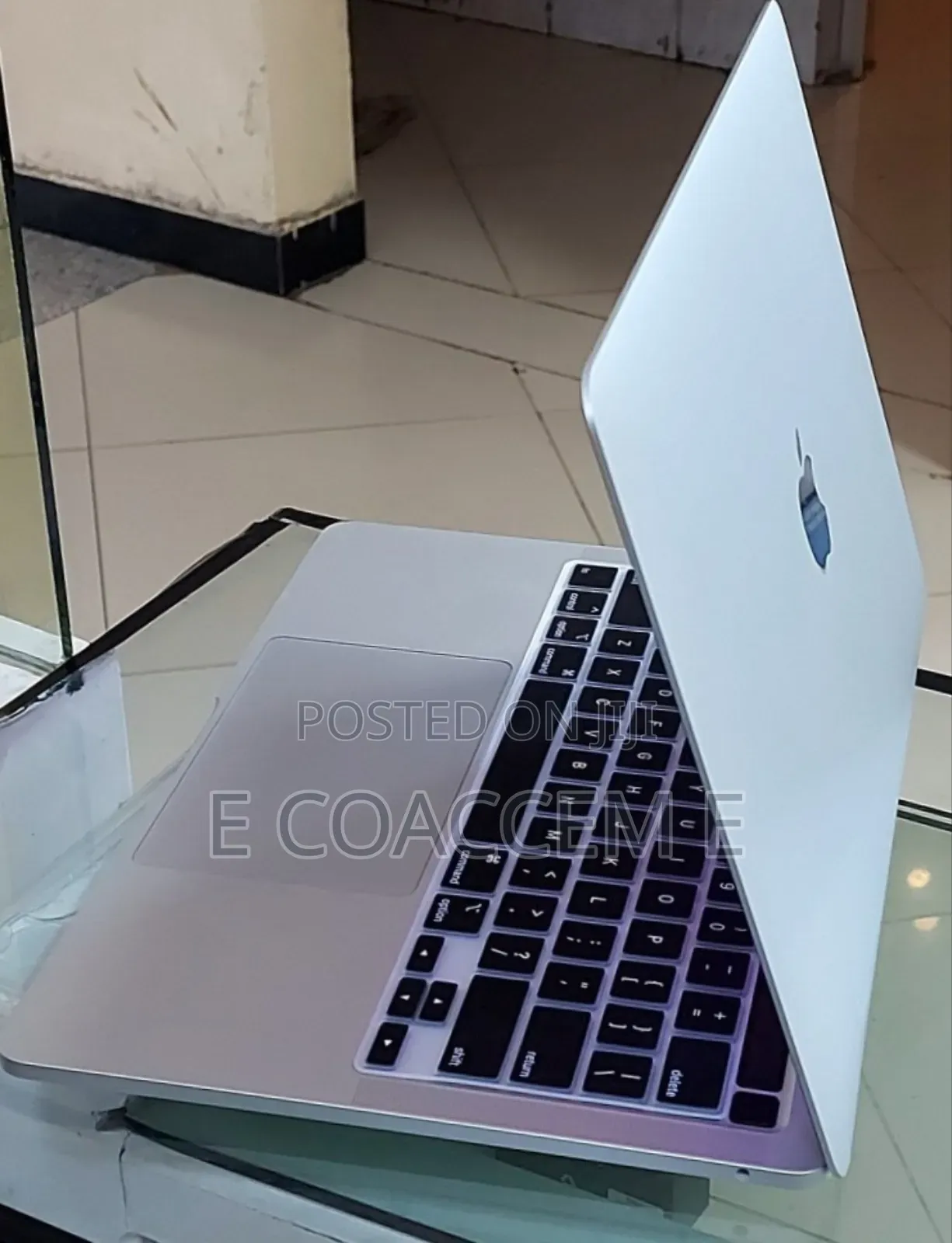 New Laptop Apple MacBook Pro 8GB Apple M2 SSD 512GB