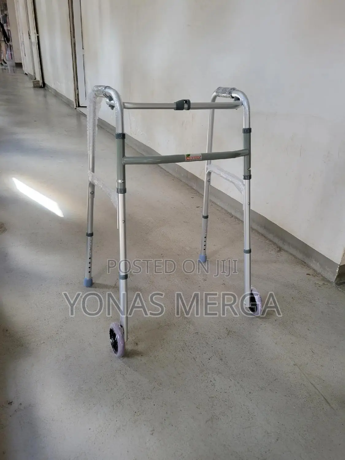 Everactiv by HCAH Lightweight Aluminuium Walker for Adults