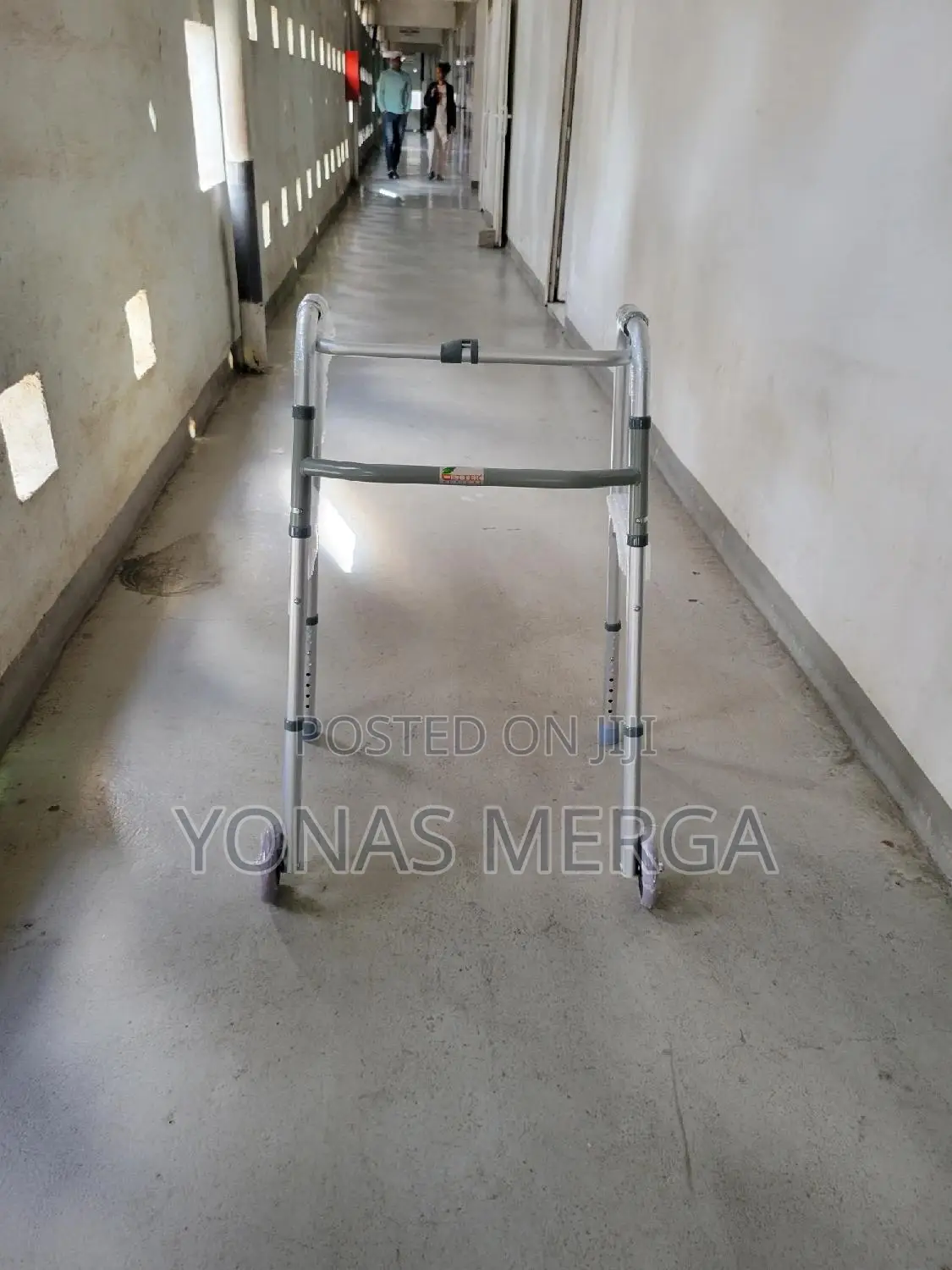 Everactiv by HCAH Lightweight Aluminuium Walker for Adults