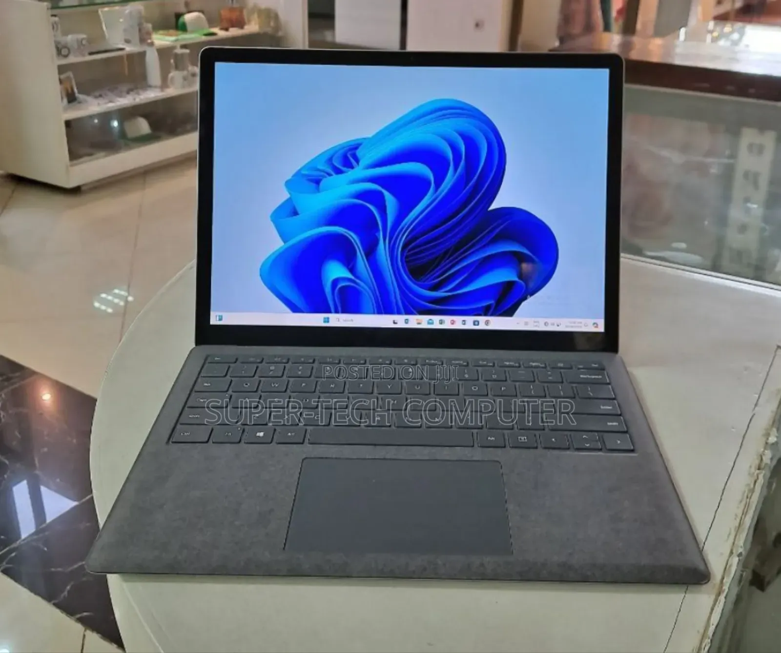 New Laptop Microsoft Surface Laptop 16GB Intel Core I7 SSD 256GB