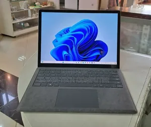 New Laptop Microsoft Surface Laptop 16GB Intel Core I7 SSD 256GB