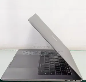 Photo - New Laptop Apple MacBook Pro 2018 32GB Intel Core I9 SSD 512GB