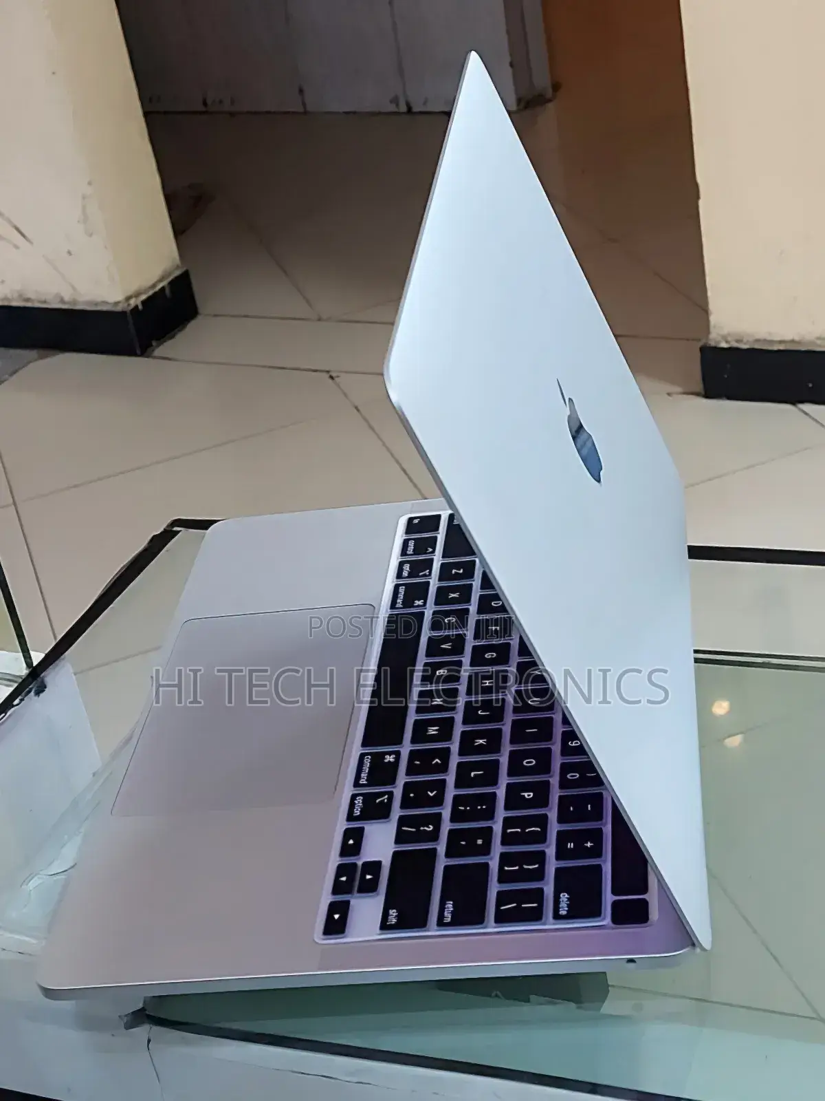 New Laptop Apple MacBook Air 2022 M2 8GB Apple M2 SSD 512GB