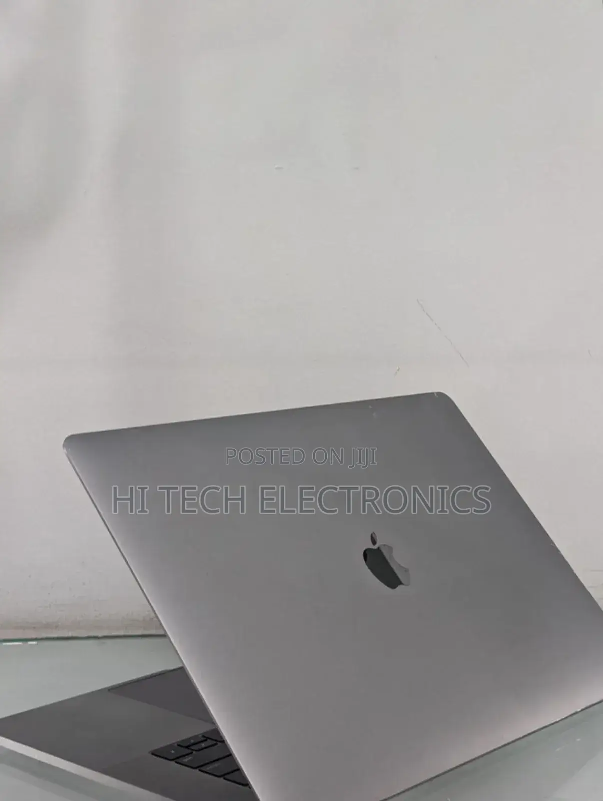 New Laptop Apple MacBook Pro 2018 32GB Intel Core I9 SSD 512GB