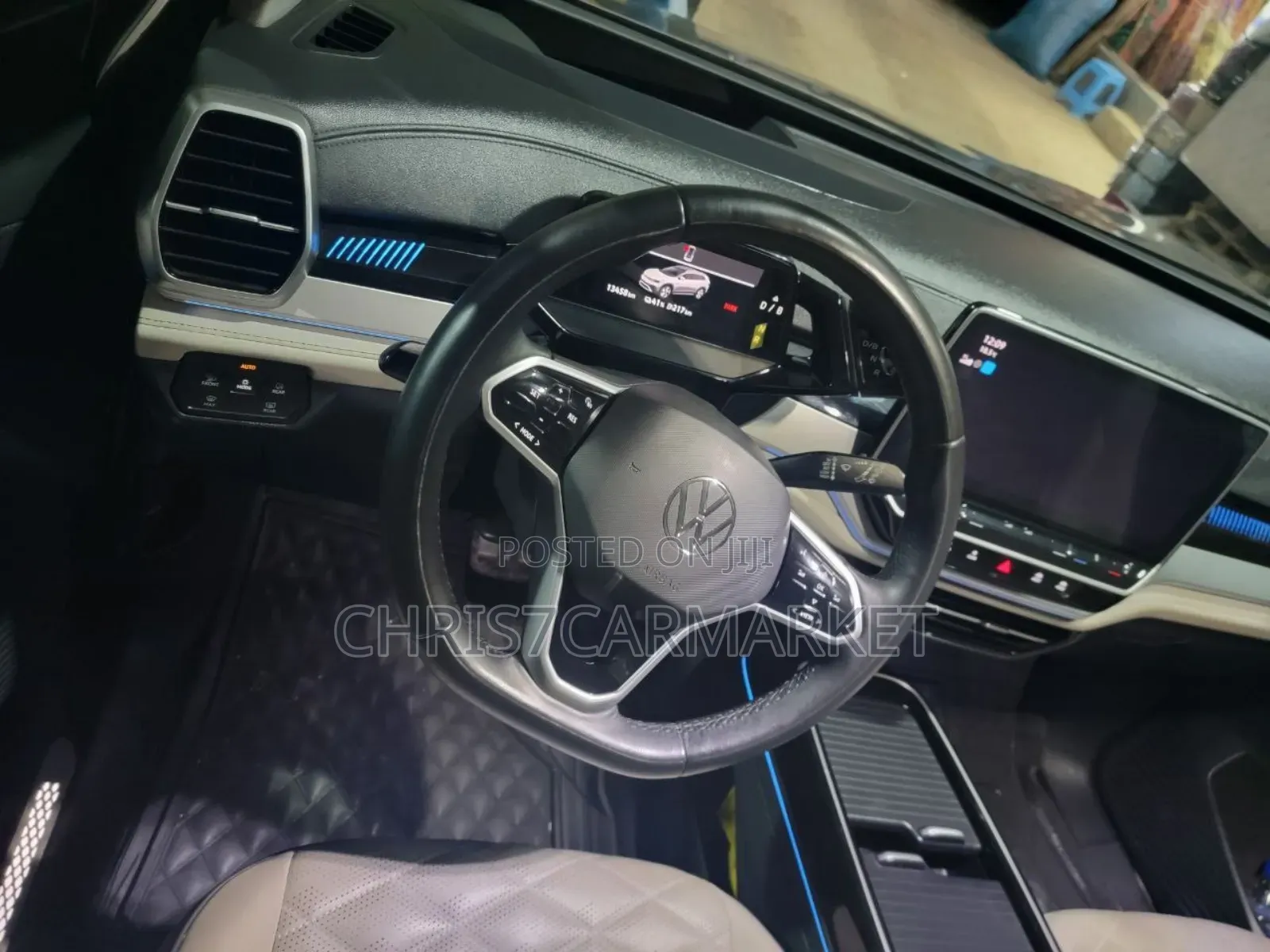 Volkswagen ID.6 2023 Gold