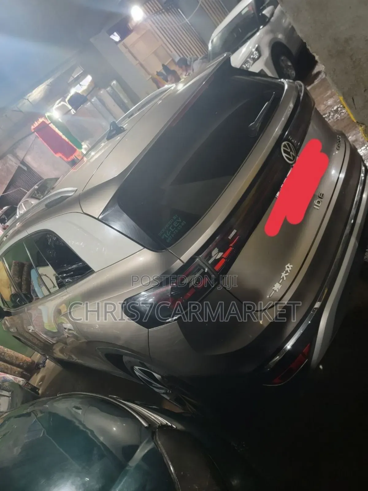 Volkswagen ID.6 2023 Gold