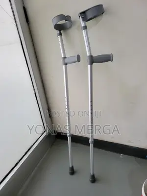 Photo - Aluminum Assistance Crutches ፫0crunch፪°F Crutches፱+Kranch