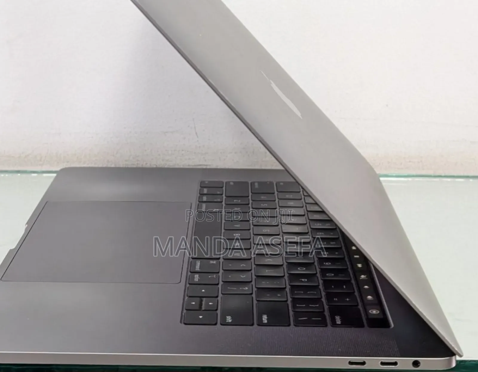 New Laptop Apple MacBook Pro 2018 32GB Intel Core I9 SSD 512GB