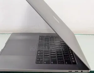 New Laptop Apple MacBook Pro 2018 32GB Intel Core I9 SSD 512GB