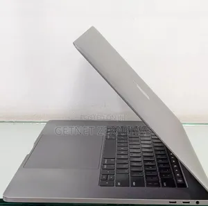 New Laptop Apple MacBook Pro 2018 32GB Intel Core I9 SSD 512GB